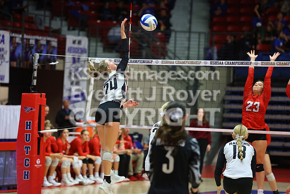 Hoisington vs Neodesha Pool Play at the 3A State Volleyball Tournament