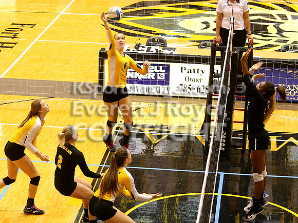 Garden Plain vs  Maranatha 2A Volleyball