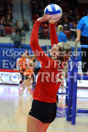 Hoisington vs Neodesha Pool Play at the 3A State Volleyball Tournament