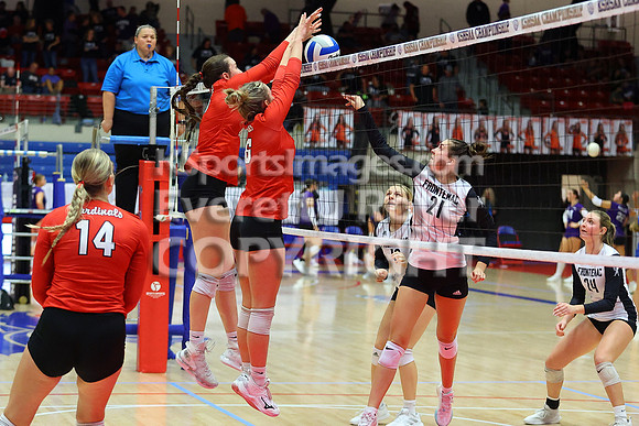 Hoisington vs Neodesha Pool Play at the 3A State Volleyball Tournament