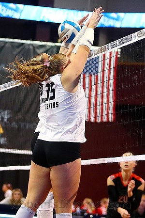 Little River won their 4th straight 1AD1 Volleyball Championship by defeating Centralia in the championship match.