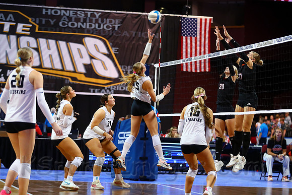 Little River won their 4th straight 1AD1 Volleyball Championship by defeating Centralia in the championship match.