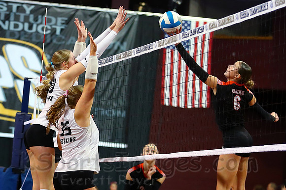 Little River won their 4th straight 1AD1 Volleyball Championship by defeating Centralia in the championship match.
