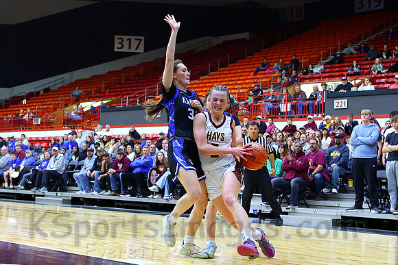 Hays vs Kapaun Mt. Carmel 5A State Basketball Tournament