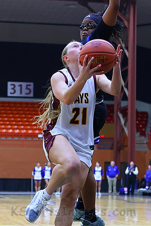 Hays vs Kapaun Mt. Carmel 5A State Basketball Tournament