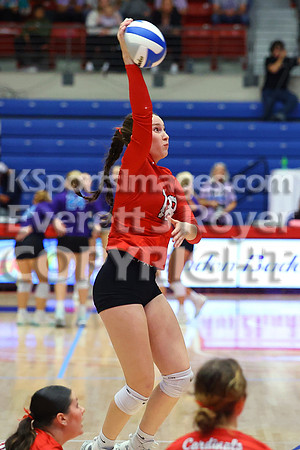 Hoisington vs Girard Pool Play at the 3A State Volleyball Tournament