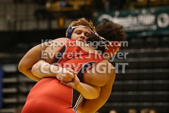 At 285,  Collyn Auker, Norton defeated  Taye Washington, Hoxie 6-1 in the 3-2-1A 2017 KSHSAA Wrestling Championship Finals, Saturday, February 25, 2017.