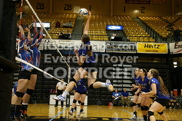 Otis-Bison defeated Beloit St. John's-Tipton in a semifinal game at the KSHSAA Class 1AD2 Volleyball State Championship on Saturday, October 28, 2017.  (Photo: Everett Royer, www.ksportsimages.com)