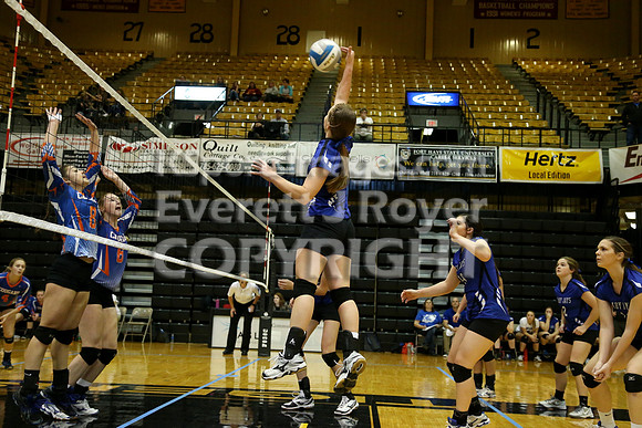 Otis-Bison defeated Beloit St. John's-Tipton in a semifinal game at the KSHSAA Class 1AD2 Volleyball State Championship on Saturday, October 28, 2017.  (Photo: Everett Royer, www.ksportsimages.com)