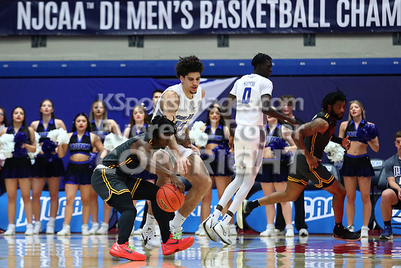 NJCAA D1 Men's National Championship Basketball Game, Barton vs Triton.