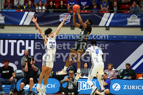 NJCAA D1 Men's National Championship Basketball Game, Barton vs Triton.