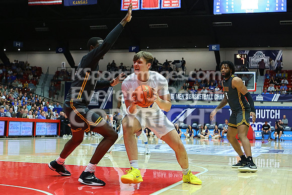 NJCAA D1 Men's National Championship Basketball Game, Barton vs Triton.