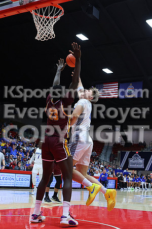 NJCAA D1 Men's National Championship Basketball Semifinal Game, Barton vs Indian Hills.