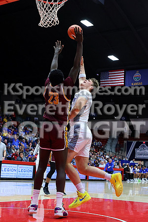 NJCAA D1 Men's National Championship Basketball Semifinal Game, Barton vs Indian Hills.