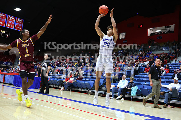 NJCAA D1 Men's National Championship Basketball Semifinal Game, Barton vs Indian Hills.