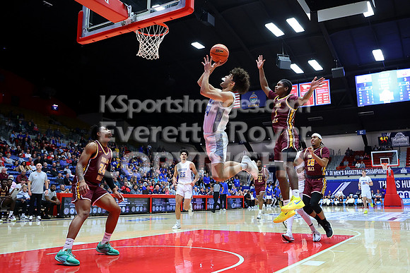 NJCAA D1 Men's National Championship Basketball Semifinal Game, Barton vs Indian Hills.