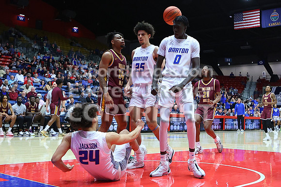 NJCAA D1 Men's National Championship Basketball Semifinal Game, Barton vs Indian Hills.