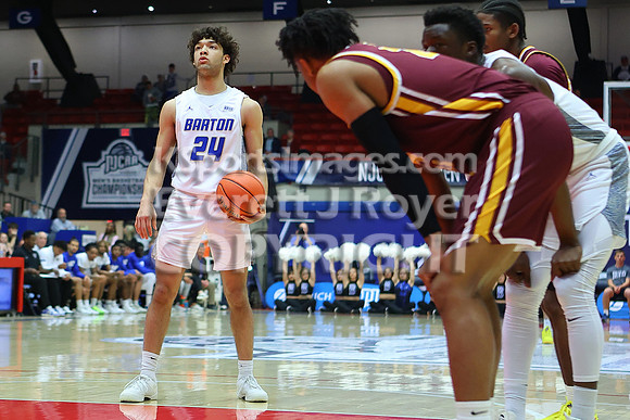NJCAA D1 Men's National Championship Basketball Semifinal Game, Barton vs Indian Hills.