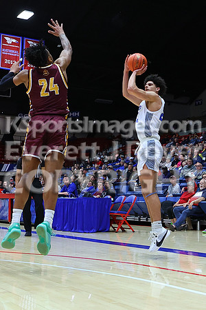NJCAA D1 Men's National Championship Basketball Semifinal Game, Barton vs Indian Hills.