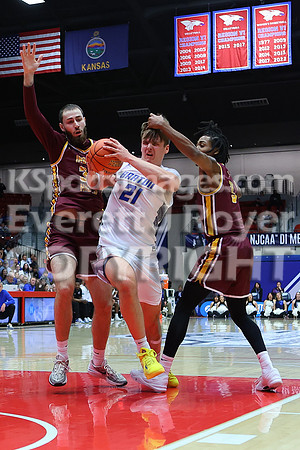 NJCAA D1 Men's National Championship Basketball Semifinal Game, Barton vs Indian Hills.