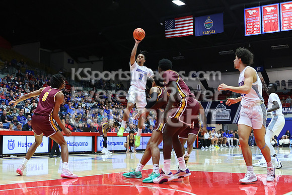 NJCAA D1 Men's National Championship Basketball Semifinal Game, Barton vs Indian Hills.