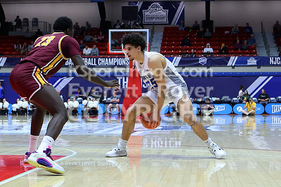 NJCAA D1 Men's National Championship Basketball Semifinal Game, Barton vs Indian Hills.