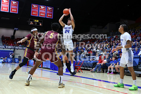 NJCAA D1 Men's National Championship Basketball Semifinal Game, Barton vs Indian Hills.