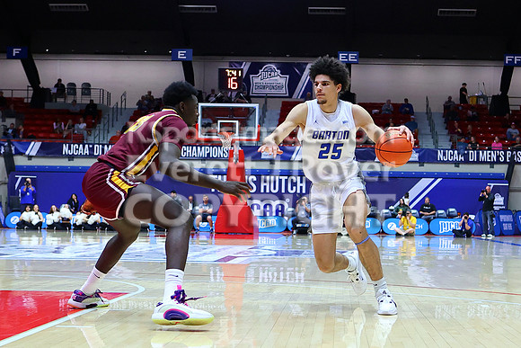NJCAA D1 Men's National Championship Basketball Semifinal Game, Barton vs Indian Hills.