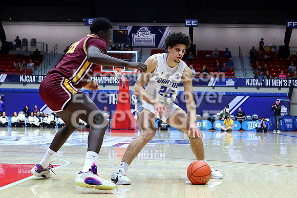 NJCAA D1 Men's National Championship Basketball Semifinal Game, Barton vs Indian Hills.