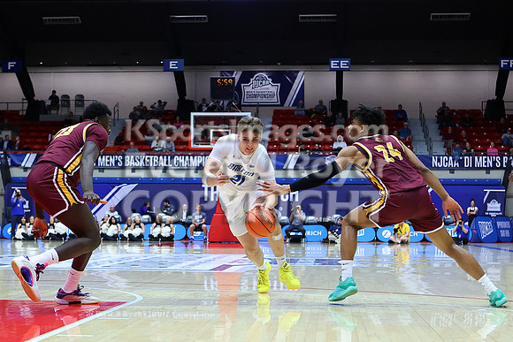 NJCAA D1 Men's National Championship Basketball Semifinal Game, Barton vs Indian Hills.