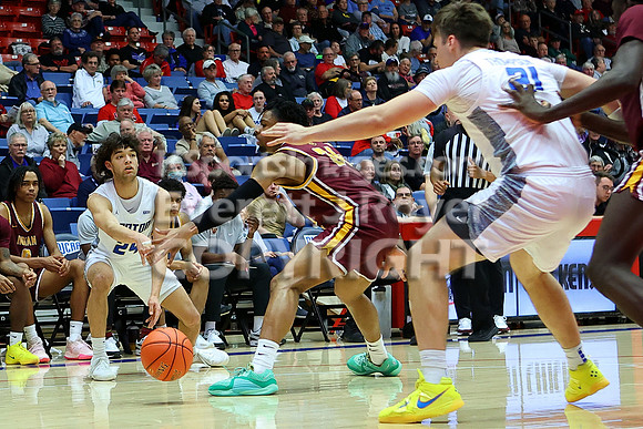 NJCAA D1 Men's National Championship Basketball Semifinal Game, Barton vs Indian Hills.