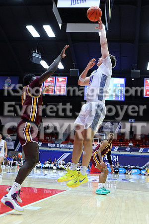 NJCAA D1 Men's National Championship Basketball Semifinal Game, Barton vs Indian Hills.