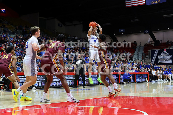 NJCAA D1 Men's National Championship Basketball Semifinal Game, Barton vs Indian Hills.