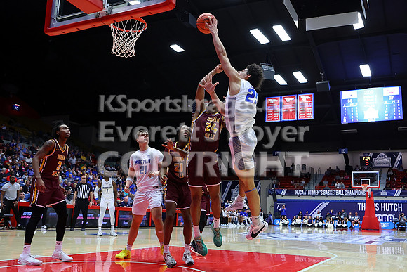 NJCAA D1 Men's National Championship Basketball Semifinal Game, Barton vs Indian Hills.