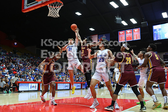 NJCAA D1 Men's National Championship Basketball Semifinal Game, Barton vs Indian Hills.