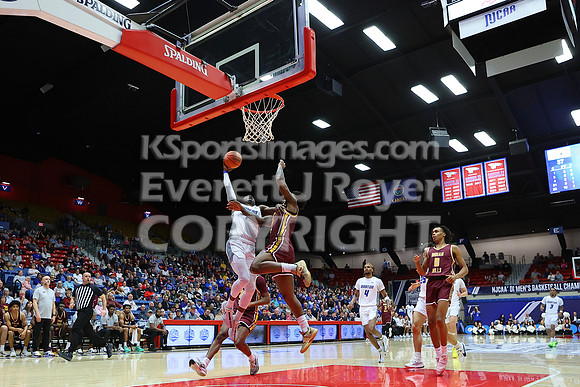 NJCAA D1 Men's National Championship Basketball Semifinal Game, Barton vs Indian Hills.