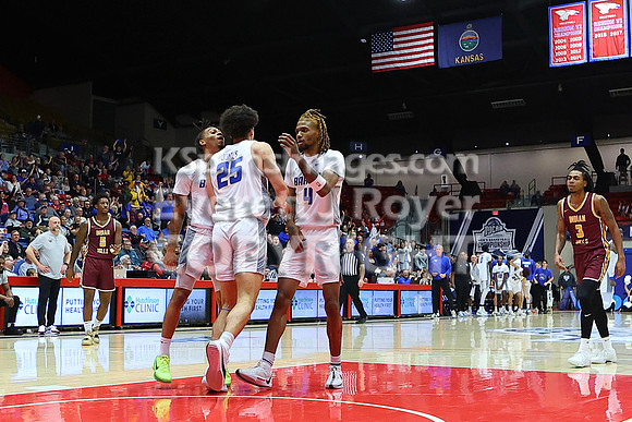 NJCAA D1 Men's National Championship Basketball Semifinal Game, Barton vs Indian Hills.