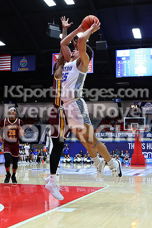 NJCAA D1 Men's National Championship Basketball Semifinal Game, Barton vs Indian Hills.