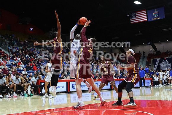NJCAA D1 Men's National Championship Basketball Semifinal Game, Barton vs Indian Hills.
