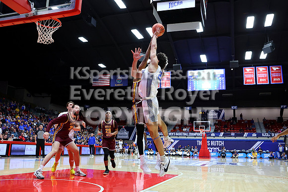 NJCAA D1 Men's National Championship Basketball Semifinal Game, Barton vs Indian Hills.