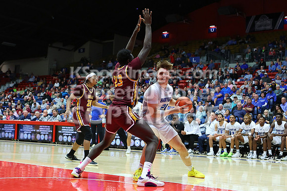 NJCAA D1 Men's National Championship Basketball Semifinal Game, Barton vs Indian Hills.