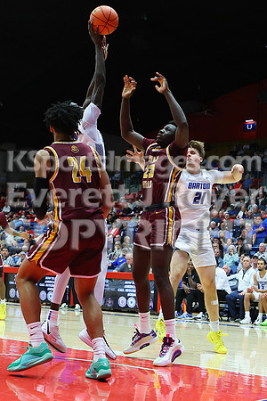 NJCAA D1 Men's National Championship Basketball Semifinal Game, Barton vs Indian Hills.