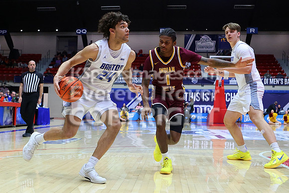 NJCAA D1 Men's National Championship Basketball Semifinal Game, Barton vs Indian Hills.