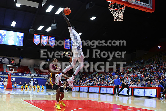 NJCAA D1 Men's National Championship Basketball Semifinal Game, Barton vs Indian Hills.
