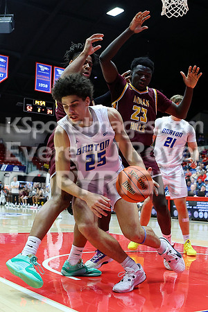 NJCAA D1 Men's National Championship Basketball Semifinal Game, Barton vs Indian Hills.