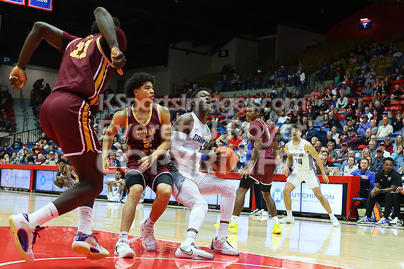 NJCAA D1 Men's National Championship Basketball Semifinal Game, Barton vs Indian Hills.