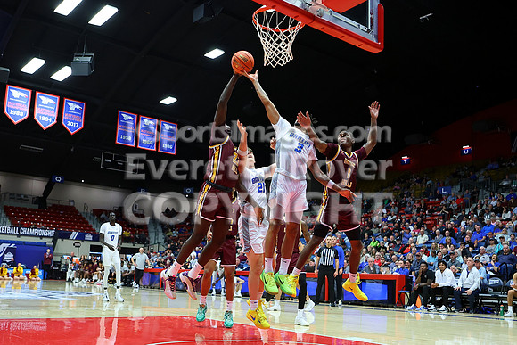 NJCAA D1 Men's National Championship Basketball Semifinal Game, Barton vs Indian Hills.
