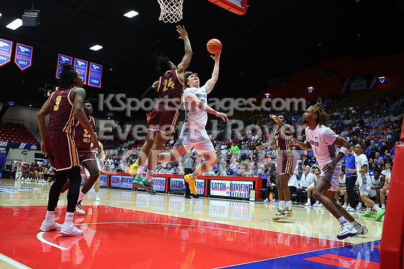 NJCAA D1 Men's National Championship Basketball Semifinal Game, Barton vs Indian Hills.