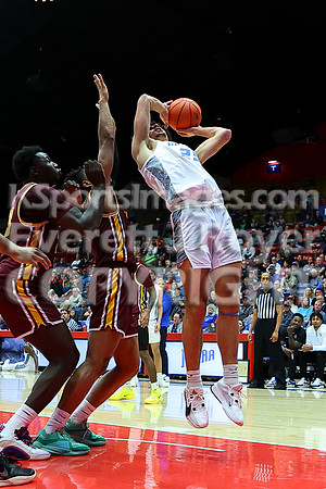 NJCAA D1 Men's National Championship Basketball Semifinal Game, Barton vs Indian Hills.