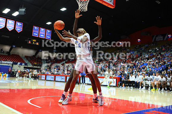 NJCAA D1 Men's National Championship Basketball Semifinal Game, Barton vs Indian Hills.